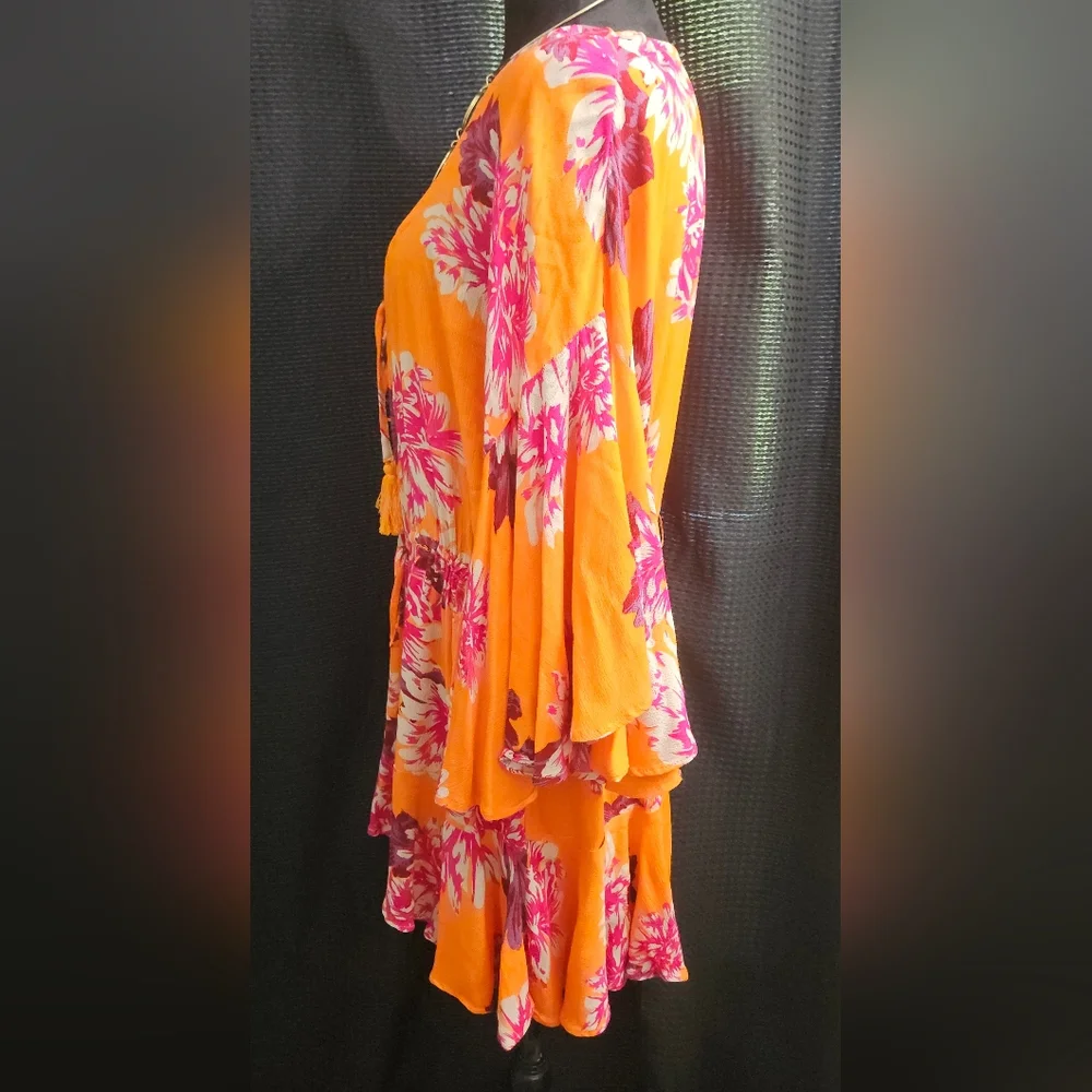 Hello Molly Romper Floral EUC Size M. AU-10 US-6 - Picture 2 of 10